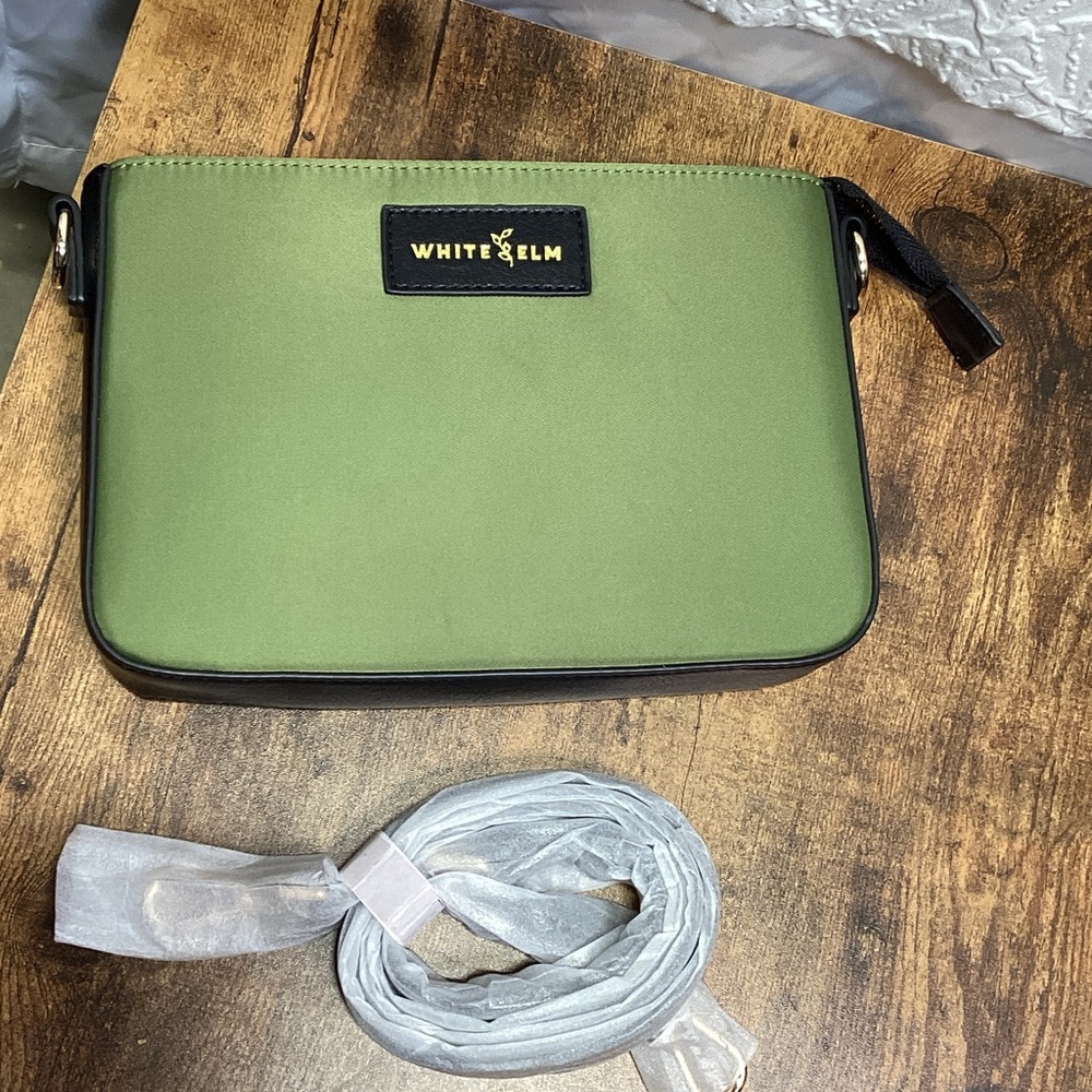 Green and Black White Elm ARA Crossbody Bag Two Tone Green and Black New 🖤💚